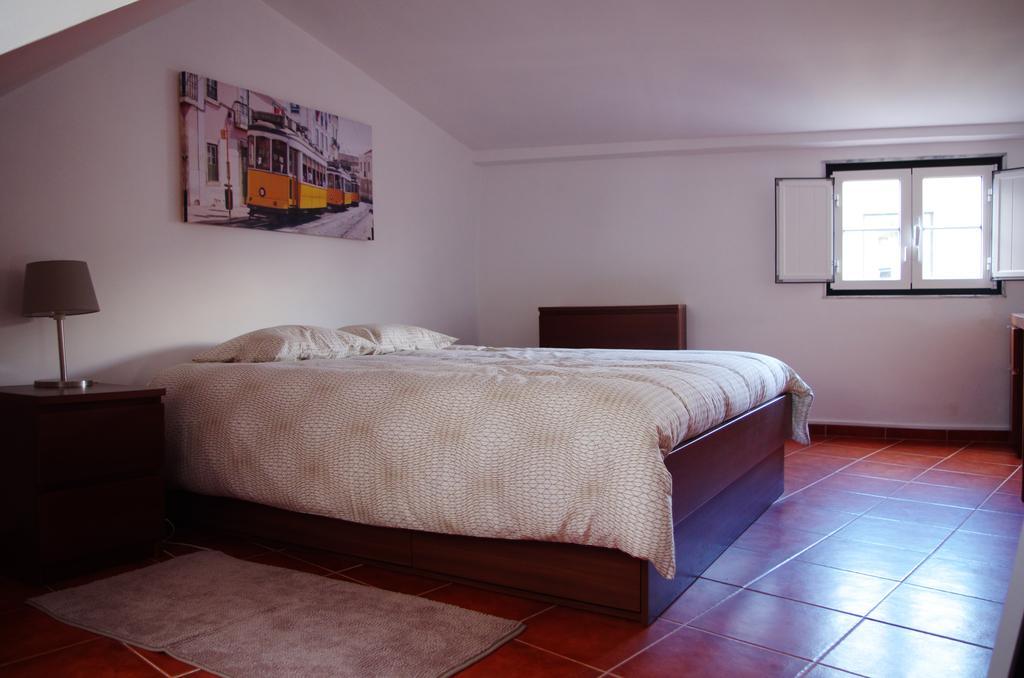 Lisbon Sloped Ceiling Apartment ภายนอก รูปภาพ